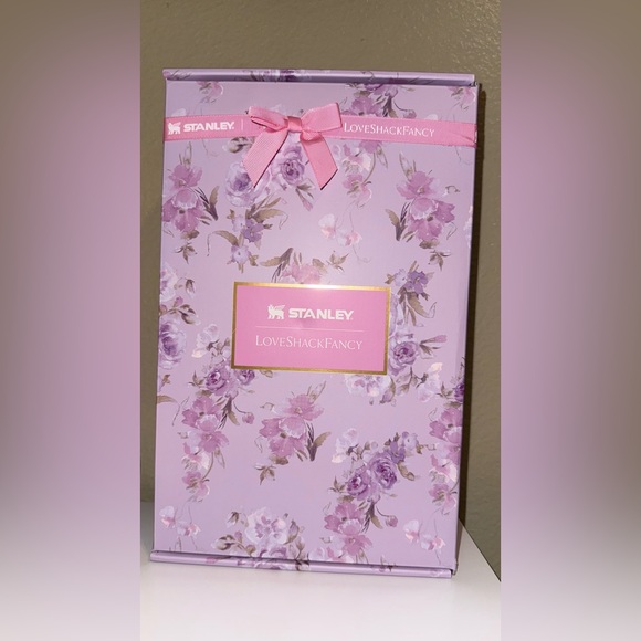 *SOLD* Stanley x LoveShackFancy 40oz Happy Thoughts - Picture 7 of 8